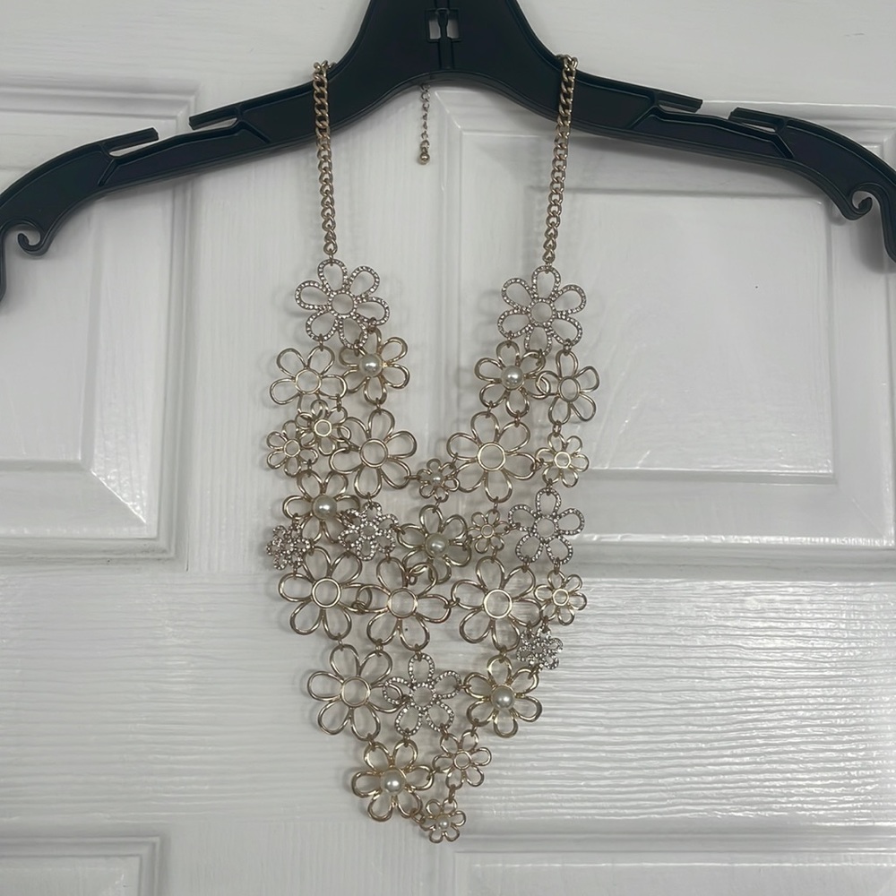 Floral bib necklace